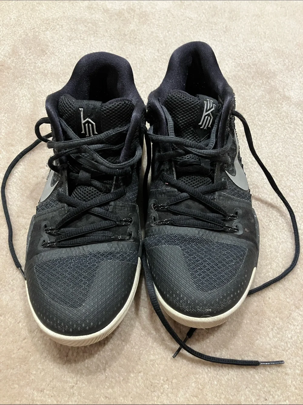 Nike Black Kyrie boys Low-Top Athletic Basketball Shoes
